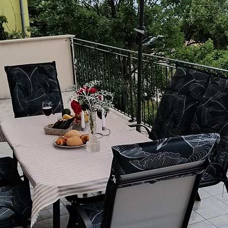 App Martina Daire Dramalj Dış mekan fotoğraf